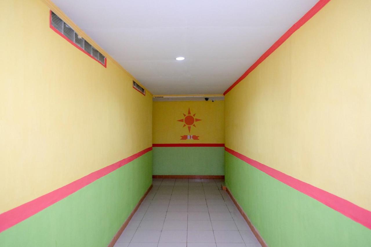 Reddoorz Near Pelabuhan Nusantara Parepare Екстер'єр фото